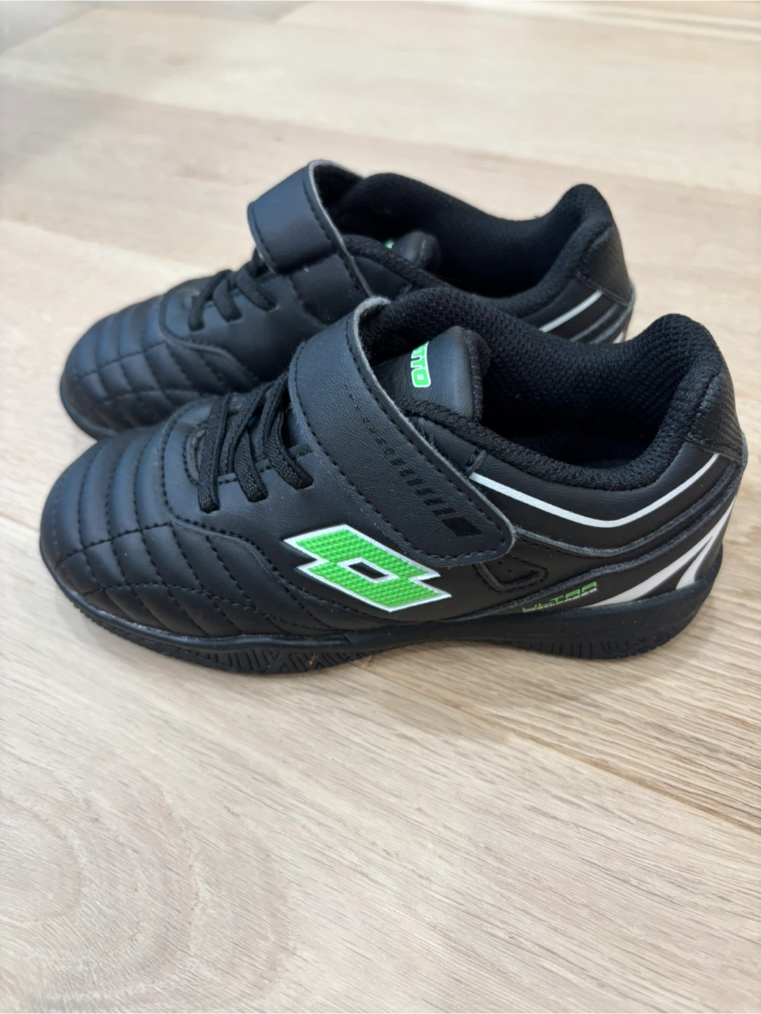 Lotto Kids Soccer Cleats Size 10 Black Green