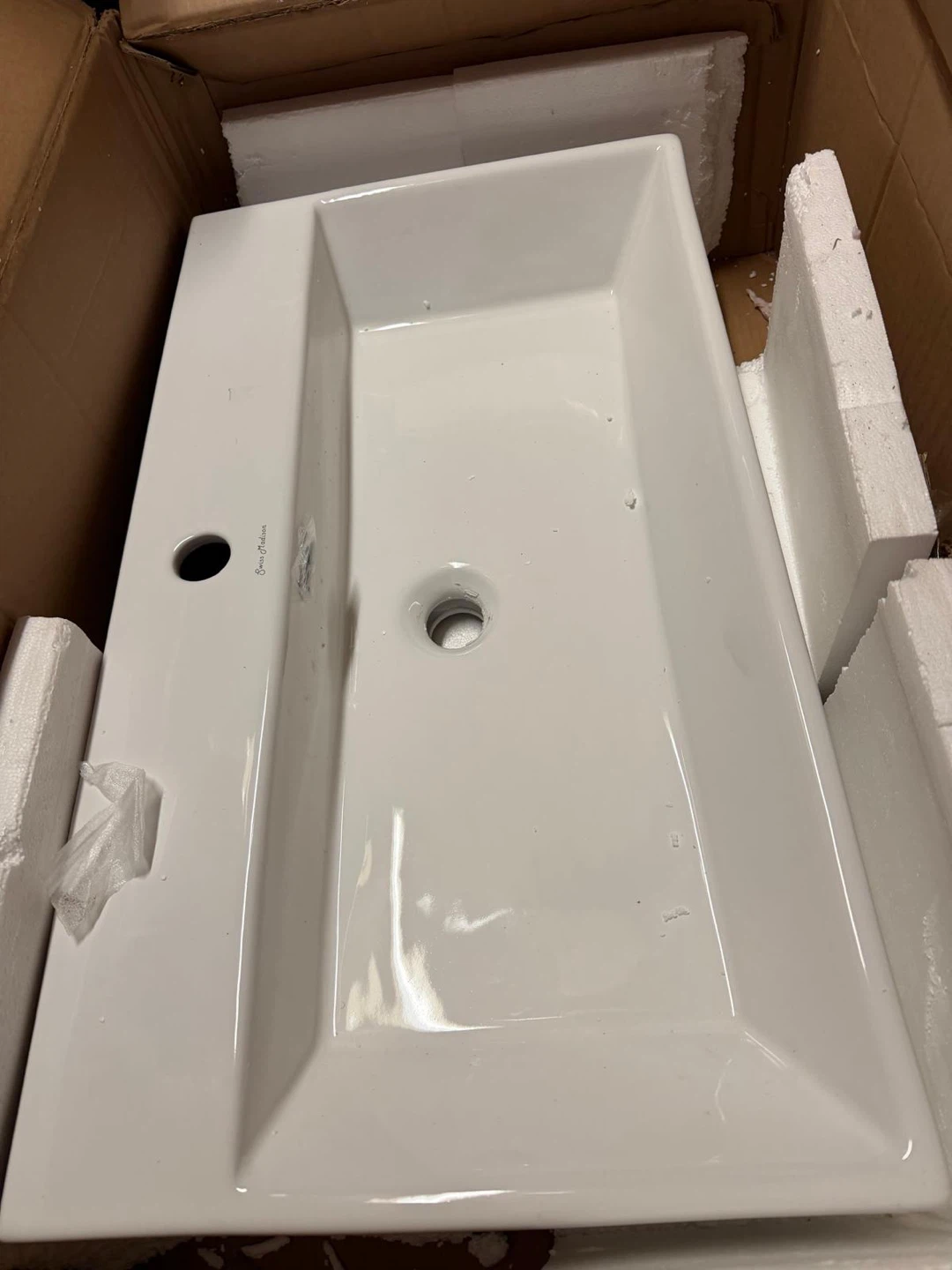 Swiss Madison St. Tropez 21" Left Side Faucet
