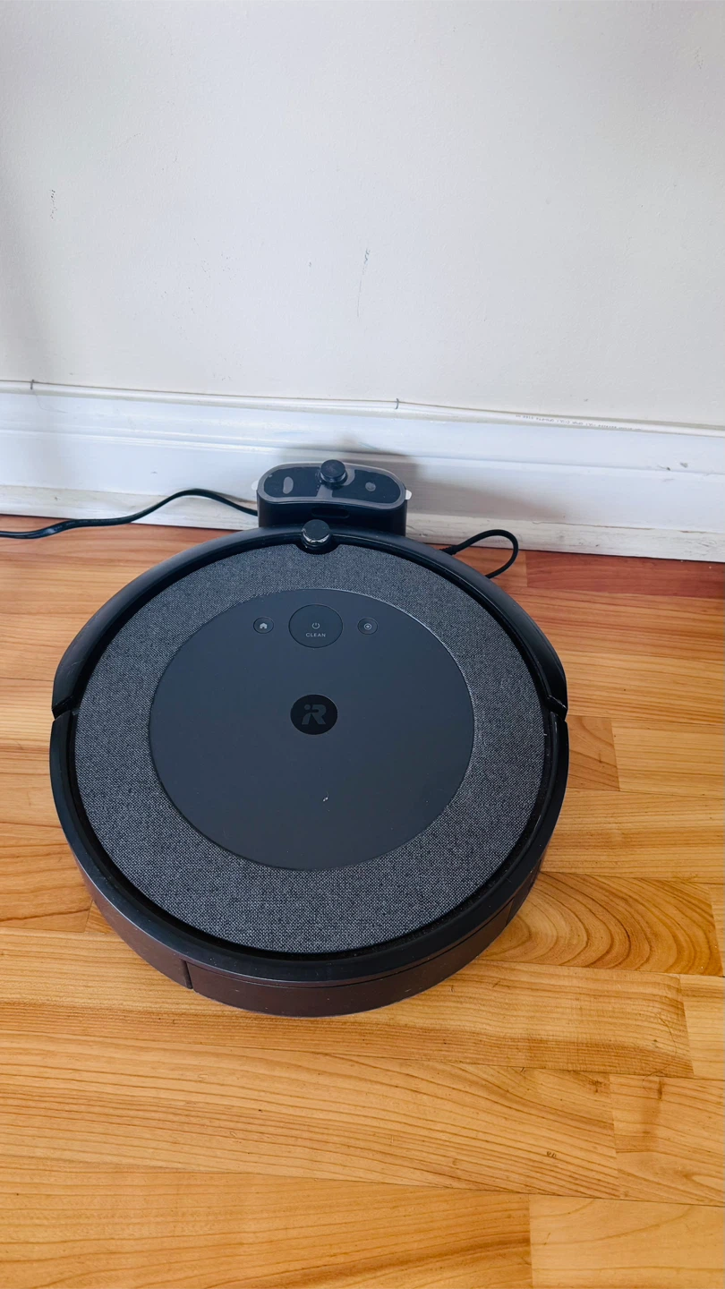 iRobot Roomba i3 Robot Vacuum