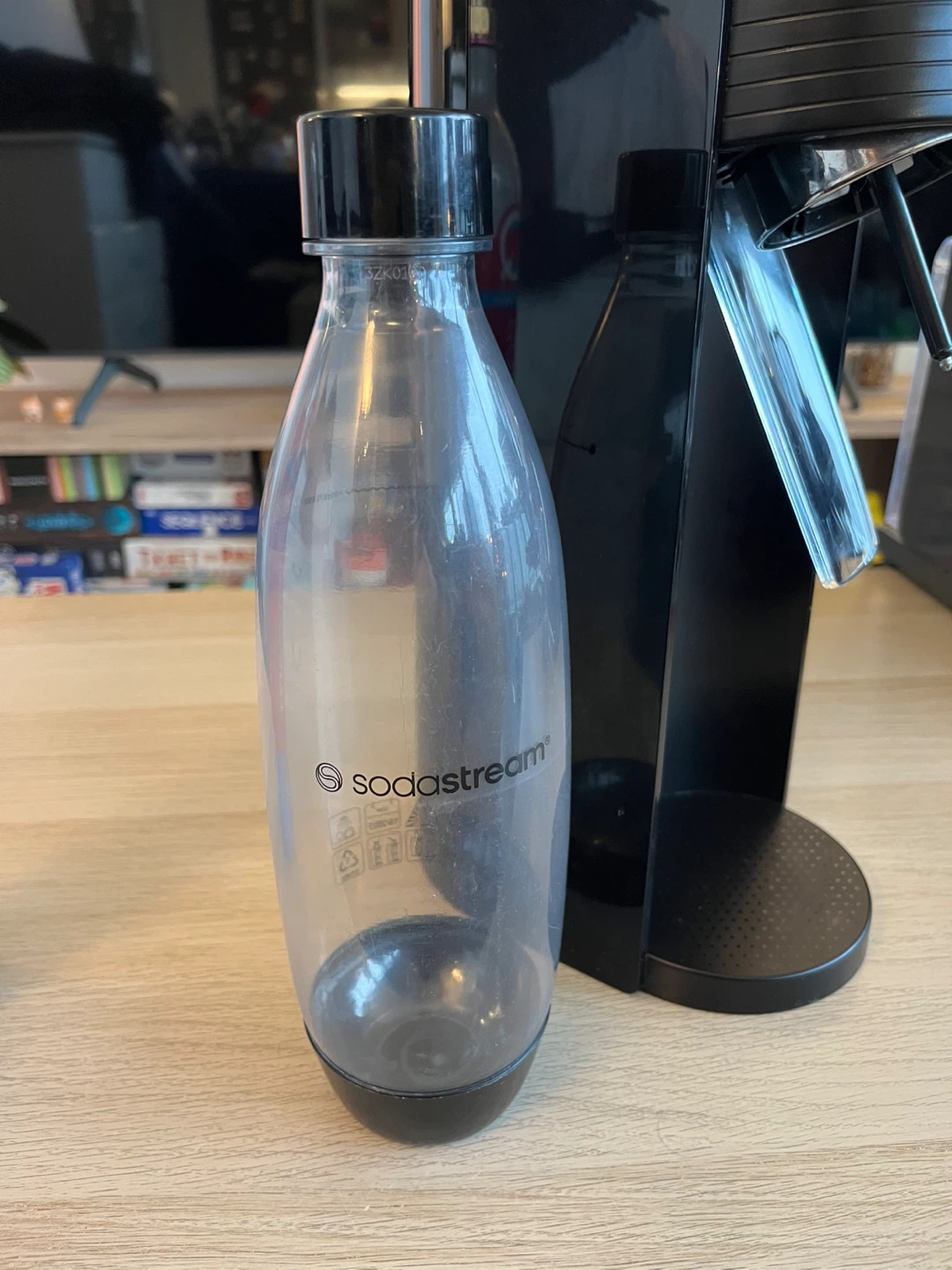 SodaStream Terra Sparkling Water Maker + 20$ worth gas cylinder - photo 3