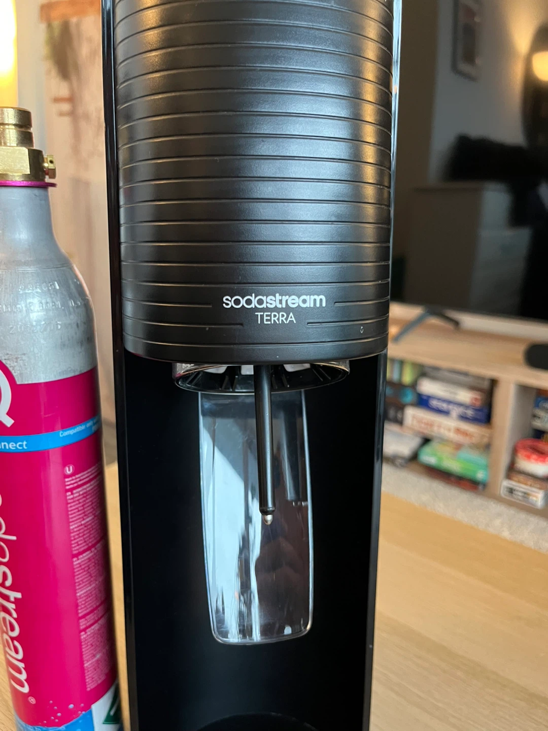 SodaStream Terra Sparkling Water Maker + 20$ worth gas cylinder - photo 2
