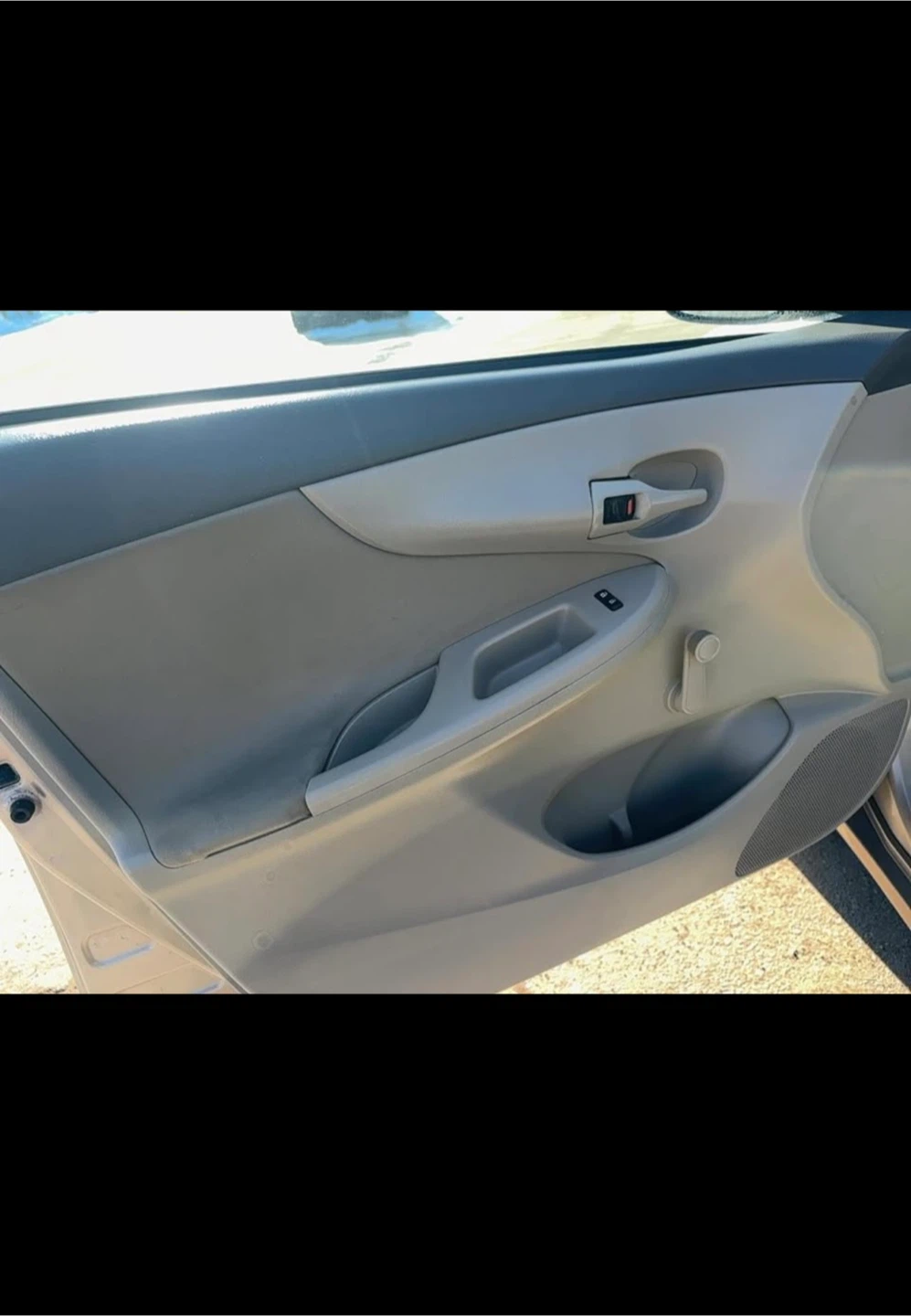 Toyota Corolla 2010 clean title no accidents - photo 3