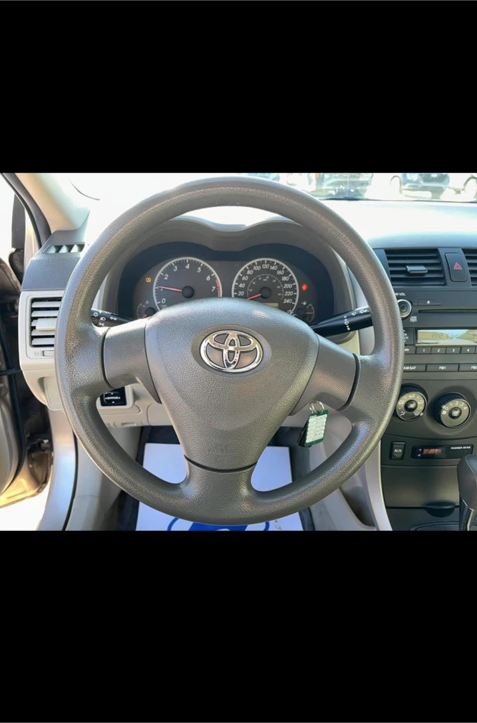 Toyota Corolla 2010 clean title no accidents - photo 4