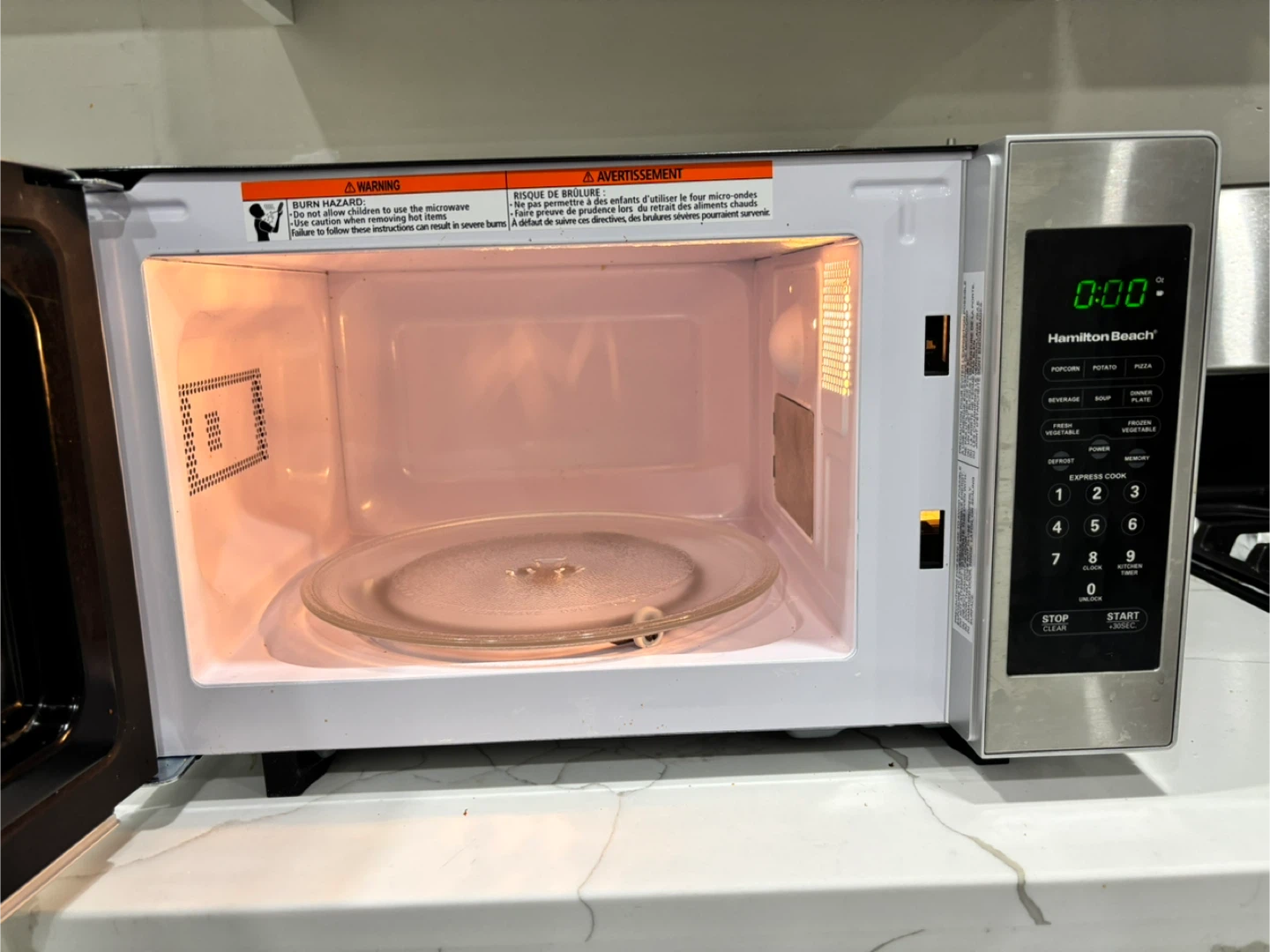 Hamilton Beach Microwave Oven - photo 3