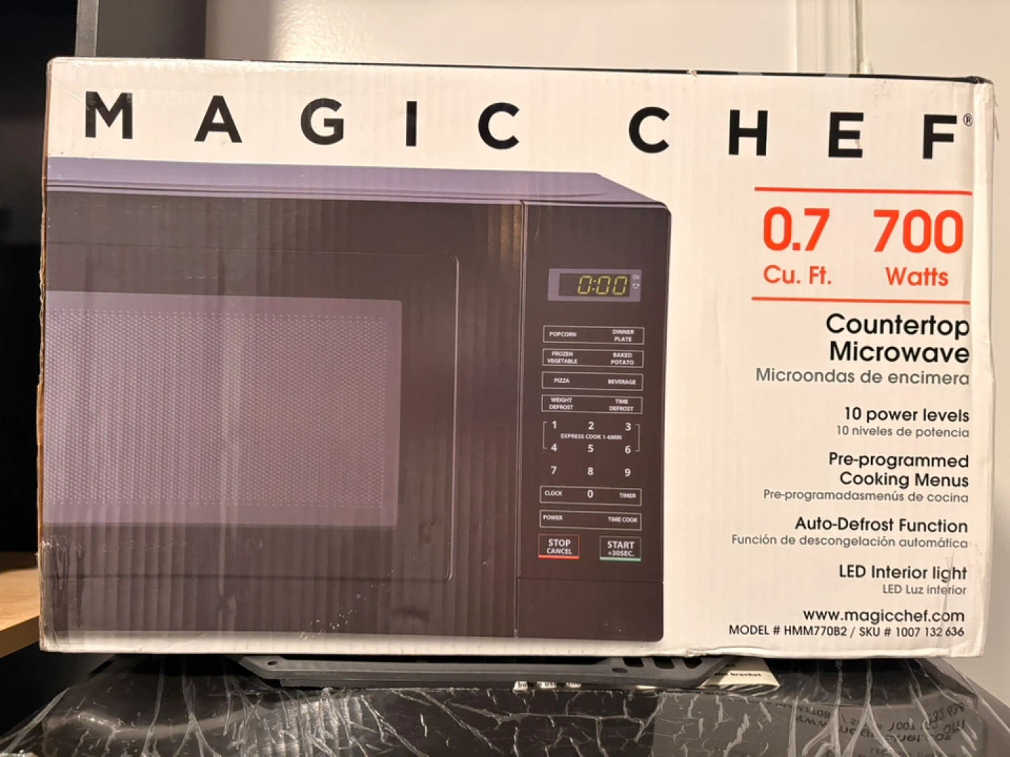 Magic Chef 0.7 Cu. Ft. Countertop Microwave - photo 3