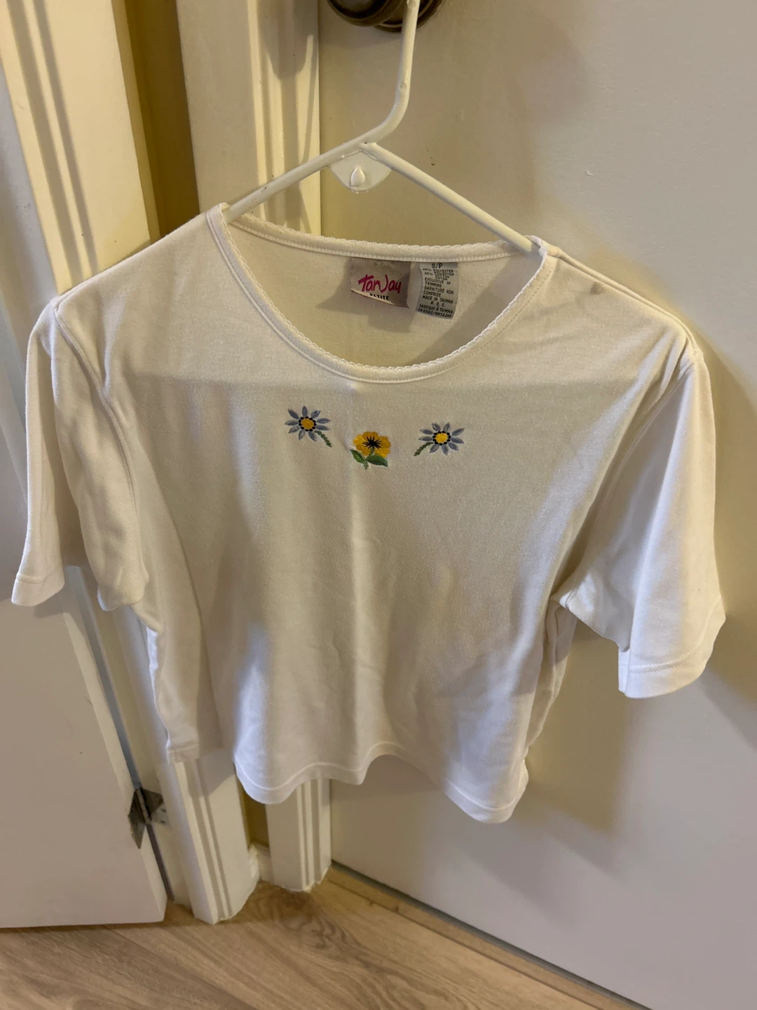 Tan Jay Petite White Embroidered Floral T-Shirt