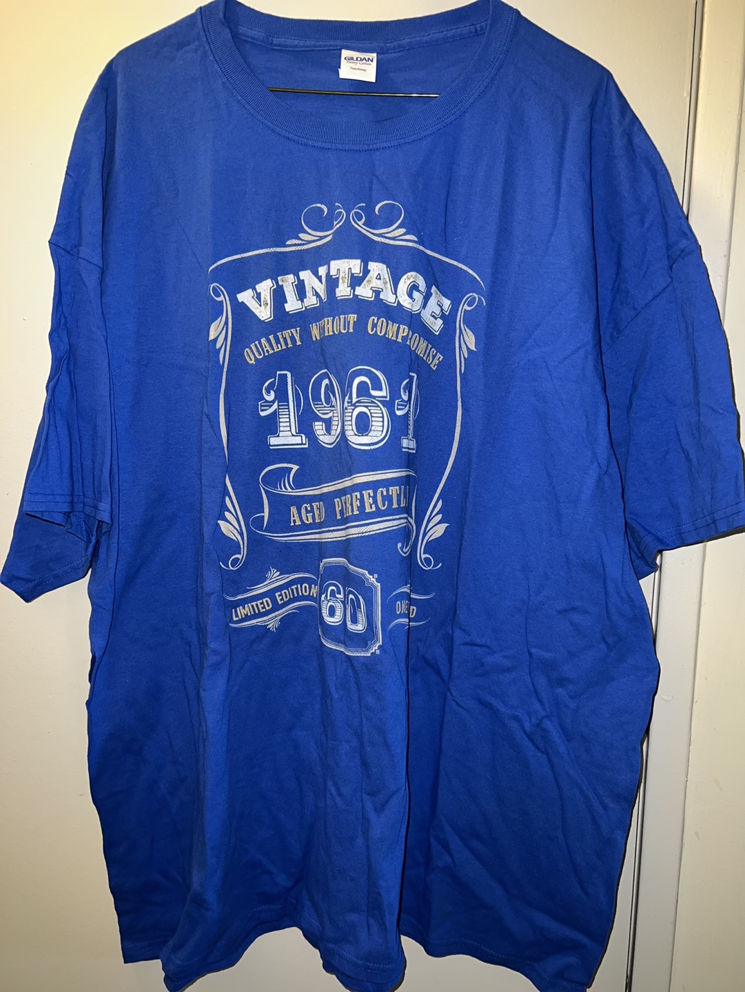 New-Gildan "Vintage 1961" T-Shirt - 3XL Blue