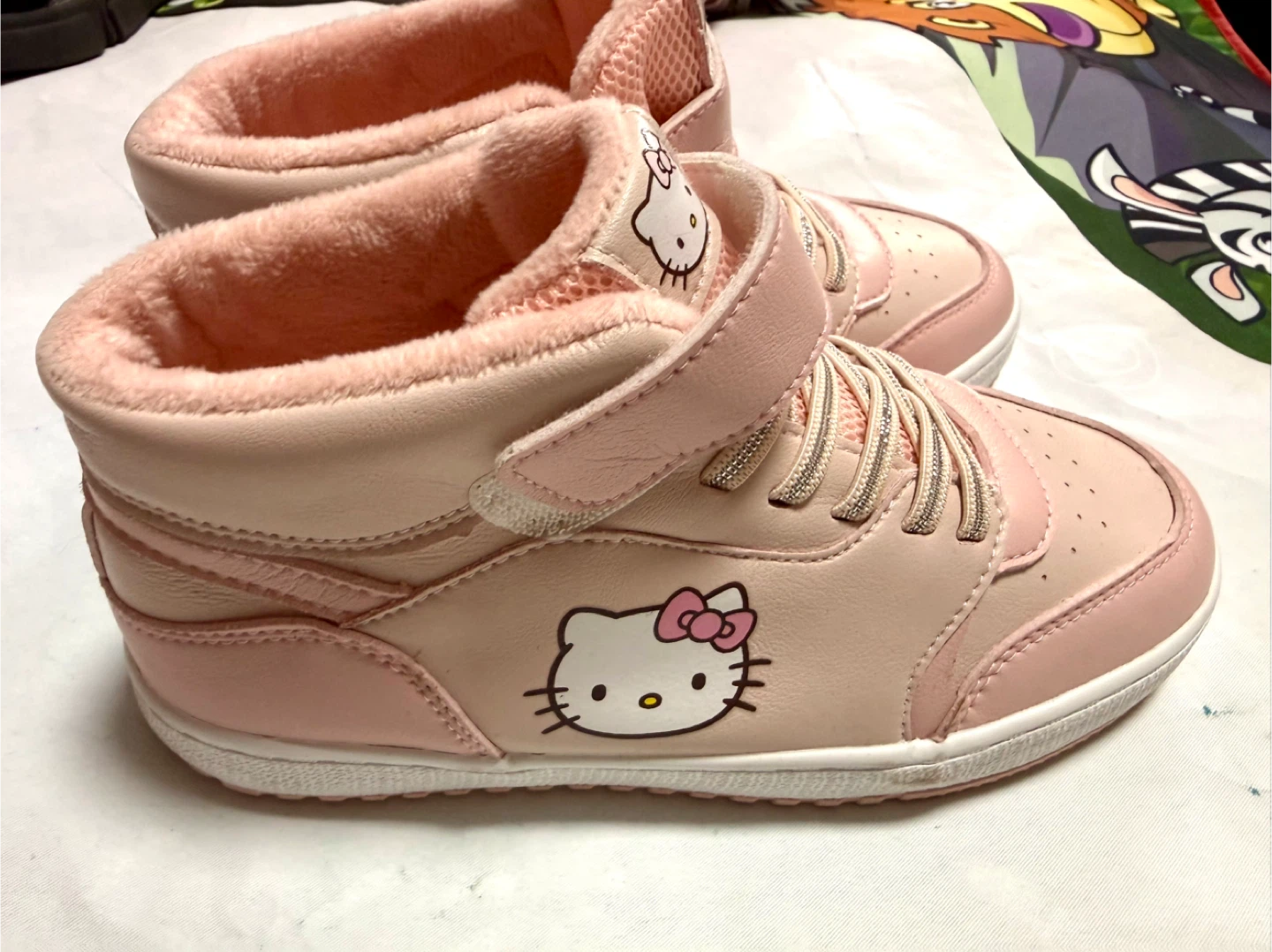 Hello Kitty Pink High-Top Sneakers - Size 35 - photo 4