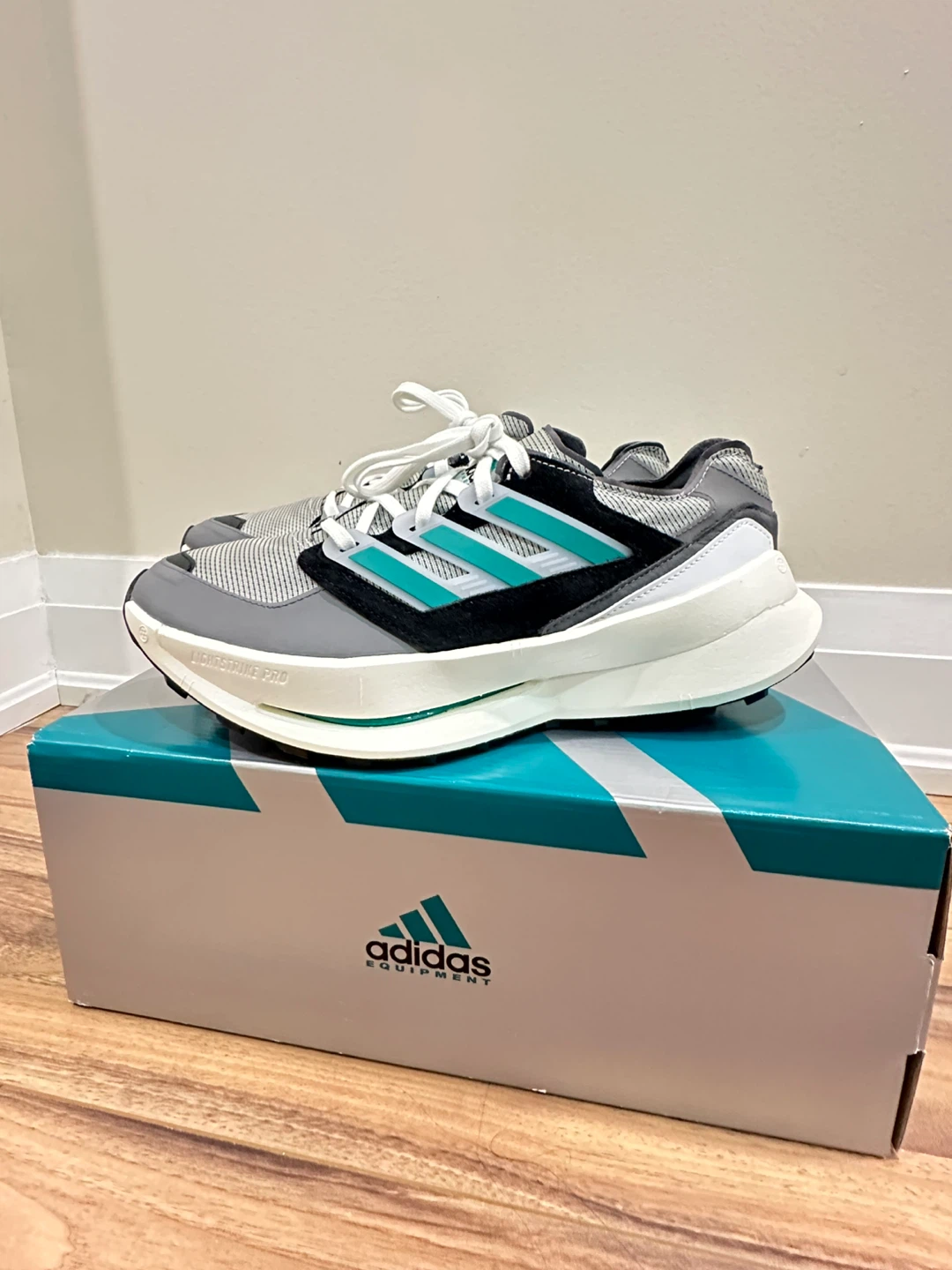 New ADIDAS EQUIPMENT AGRAVIC size 9 US