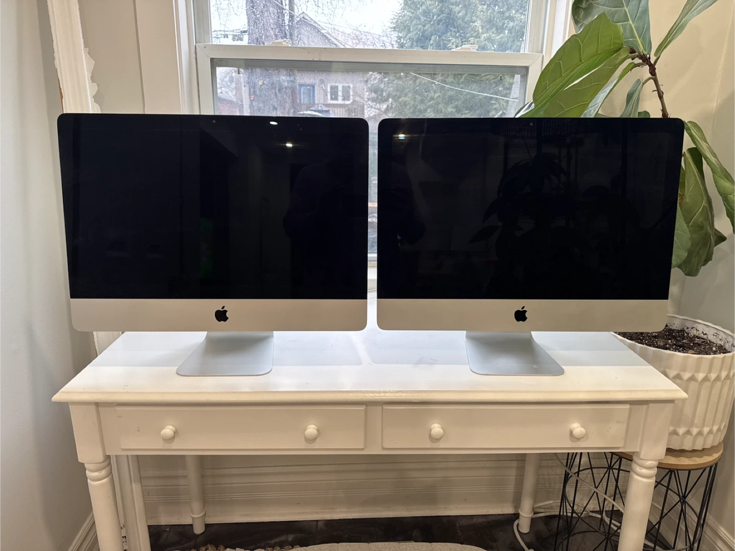 2x Apple iMac Computers
