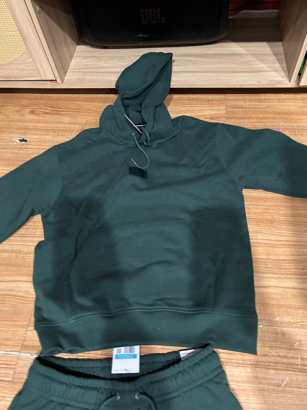 Jordan Green Hoodie and Sweatpants Set - Size Medium - photo 3