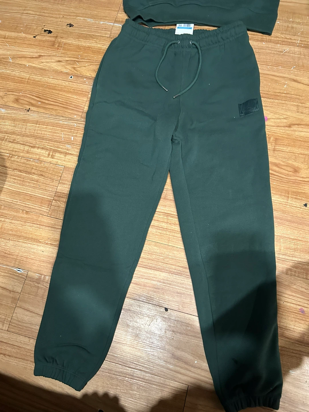 Jordan Green Hoodie and Sweatpants Set - Size Medium - photo 2