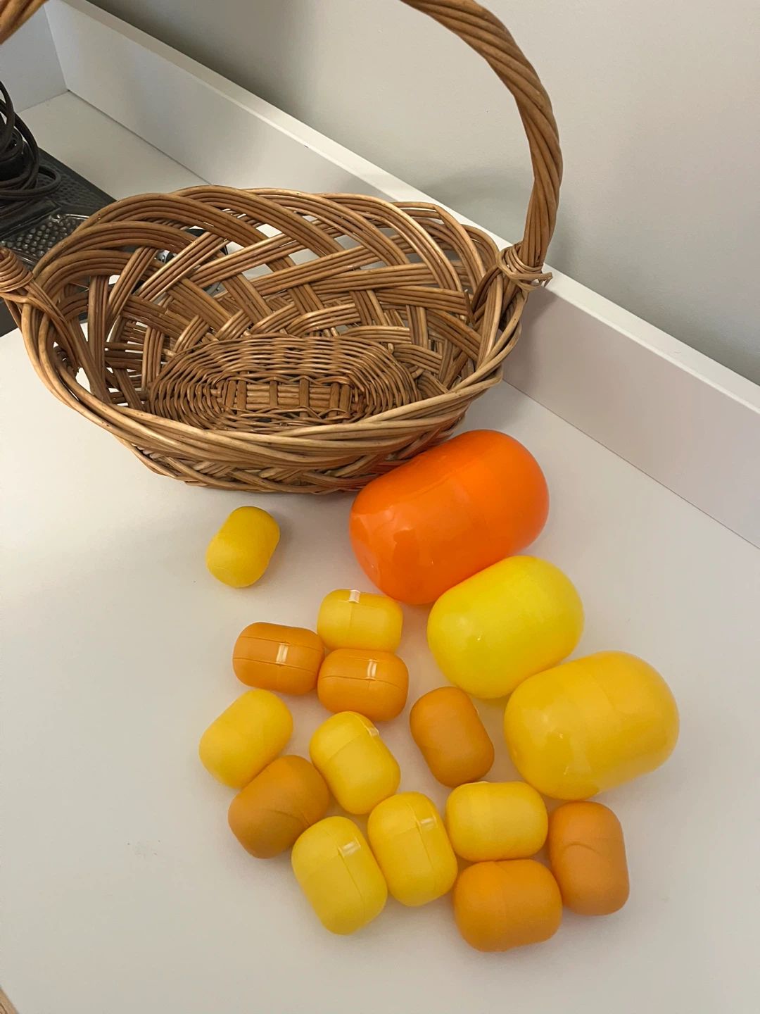 Wicker Basket + Empty Kinder Surprise Capsules - photo 3