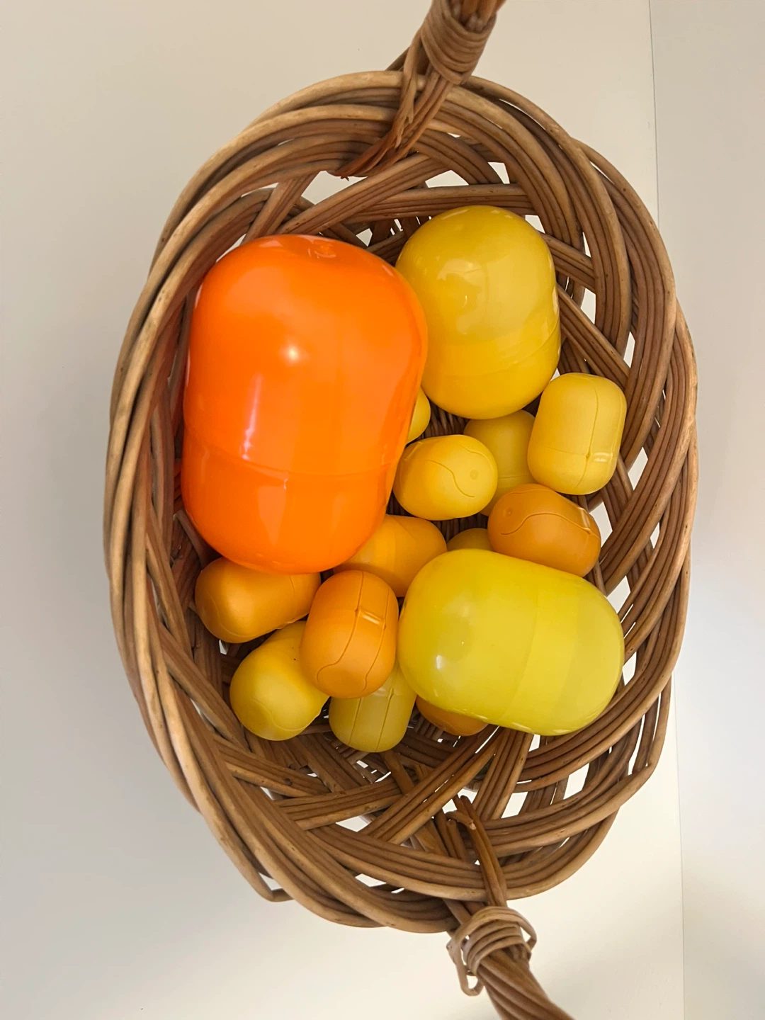 Wicker Basket + Empty Kinder Surprise Capsules - photo 4
