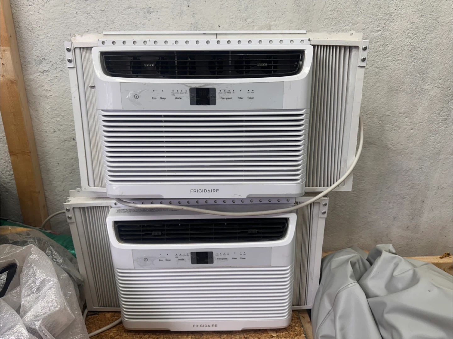 URGENT SALE – Frigidaire Window AC (Excellent Condition) - photo 4