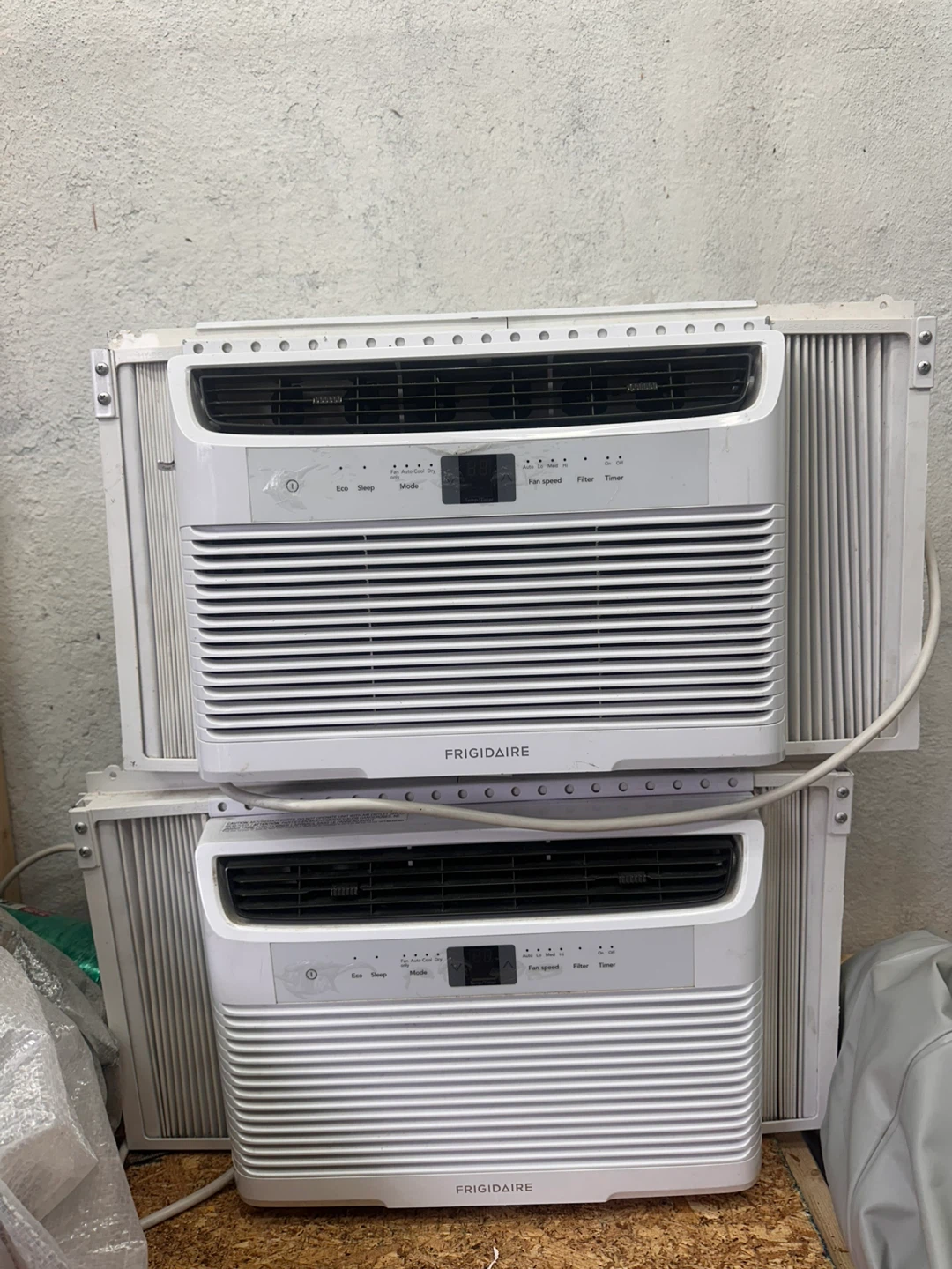 URGENT SALE – Frigidaire Window AC (Excellent Condition) - photo 3
