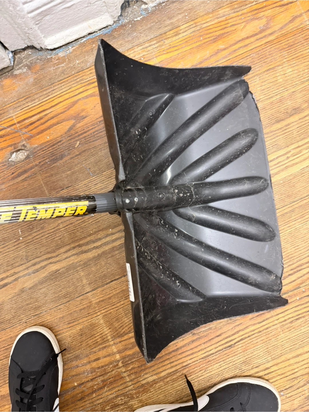 Snow Joe SJBLZD Snow Shovel - photo 2