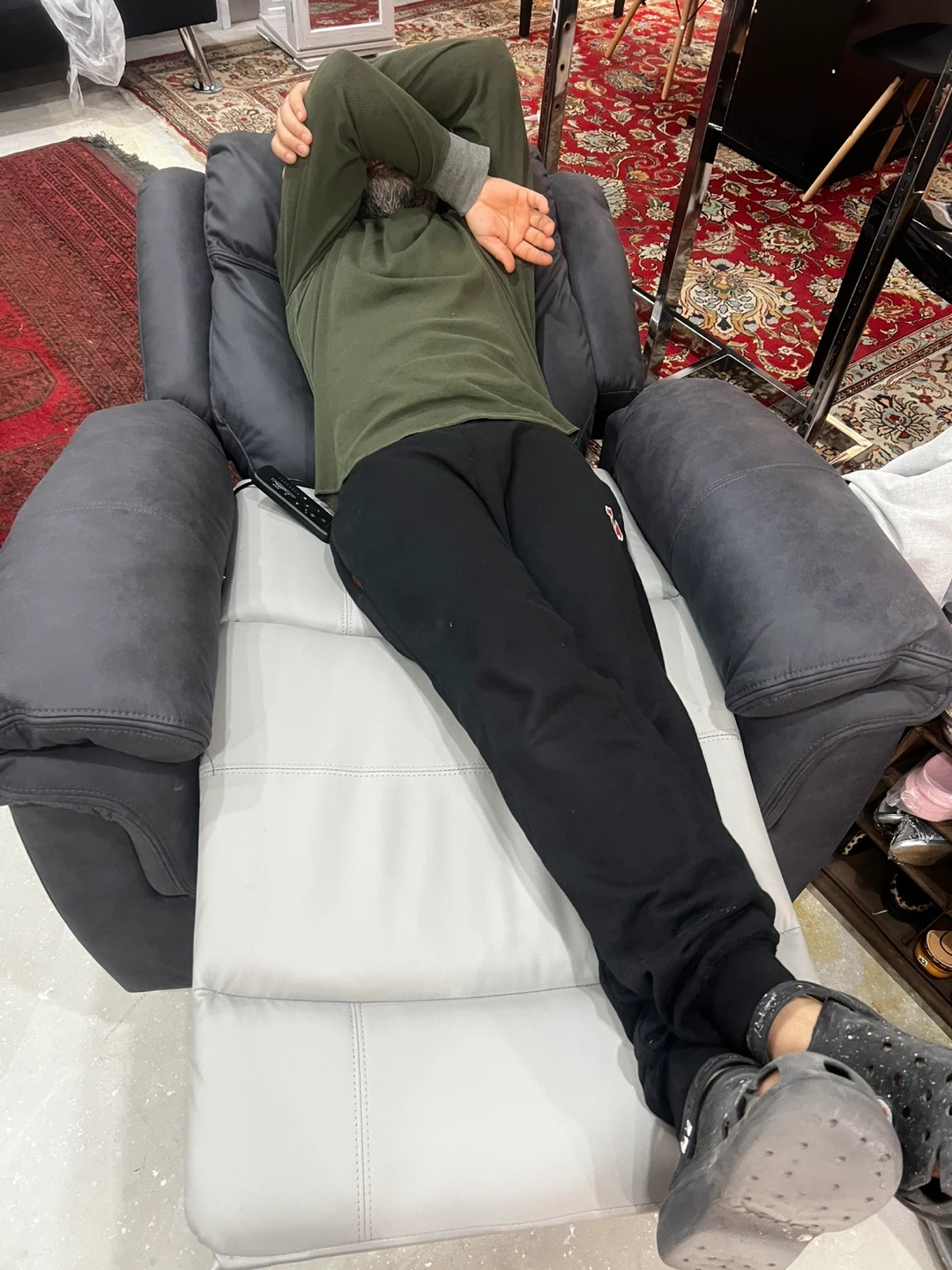 Power Recliner with Remote - photo 3