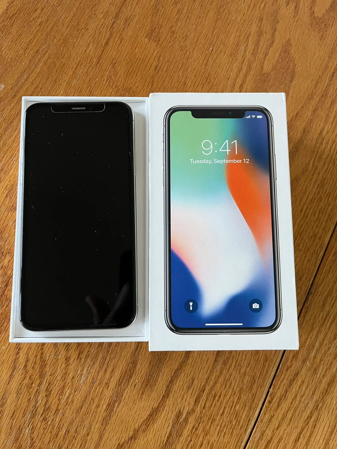 Apple iPhone X - Silver (64GB) - photo 2