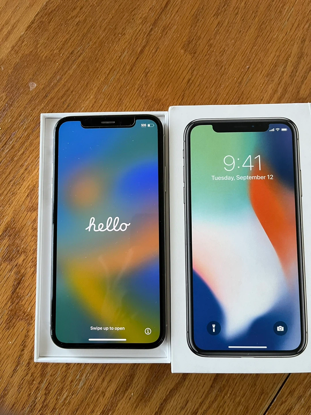 Apple iPhone X - Silver (64GB)