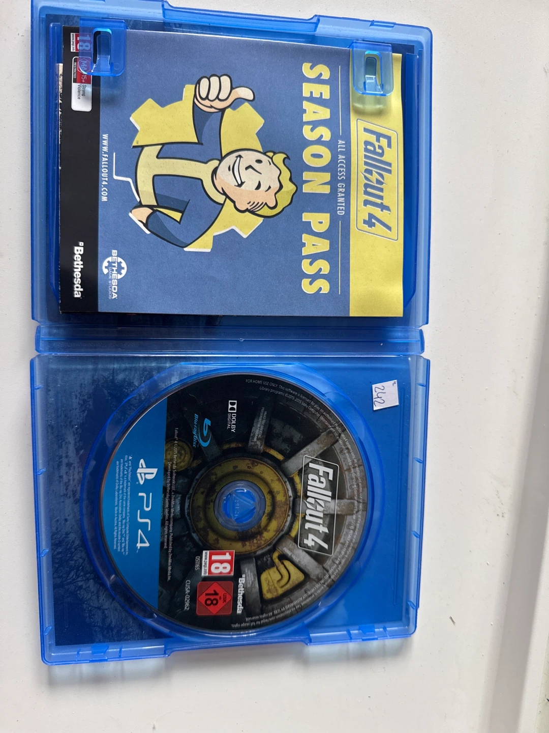 Fallout 4 Game of the Year Edition with Season Pass PS4 - photo 2
