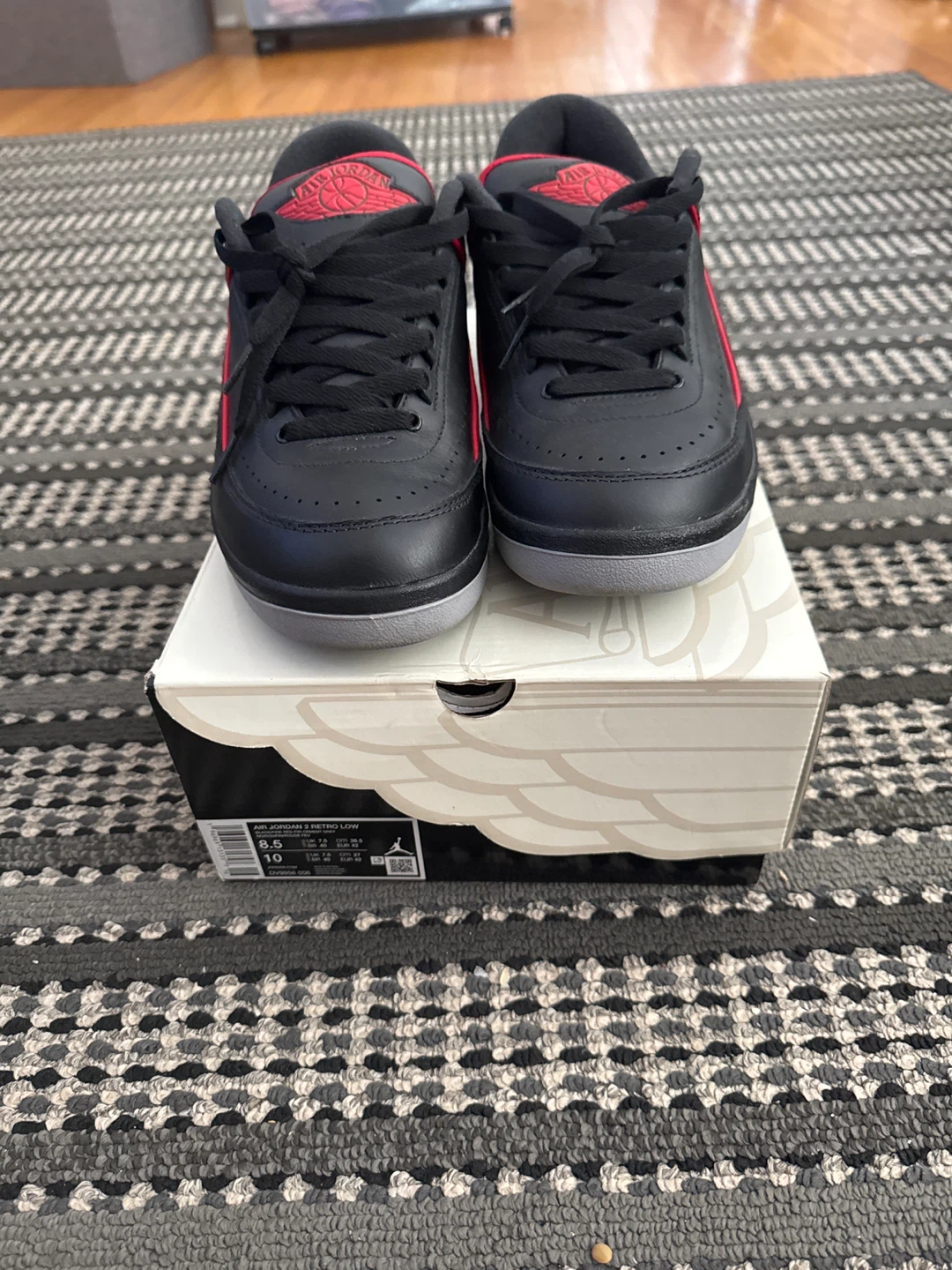 Air Jordan 2 Retro Low Men's Shoes Size 10 Black Red Green - photo 3