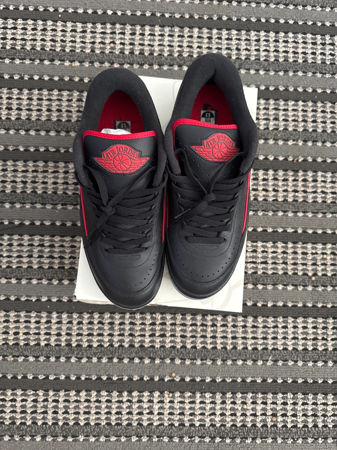 Air Jordan 2 Retro Low Men's Shoes Size 10 Black Red Green - photo 4