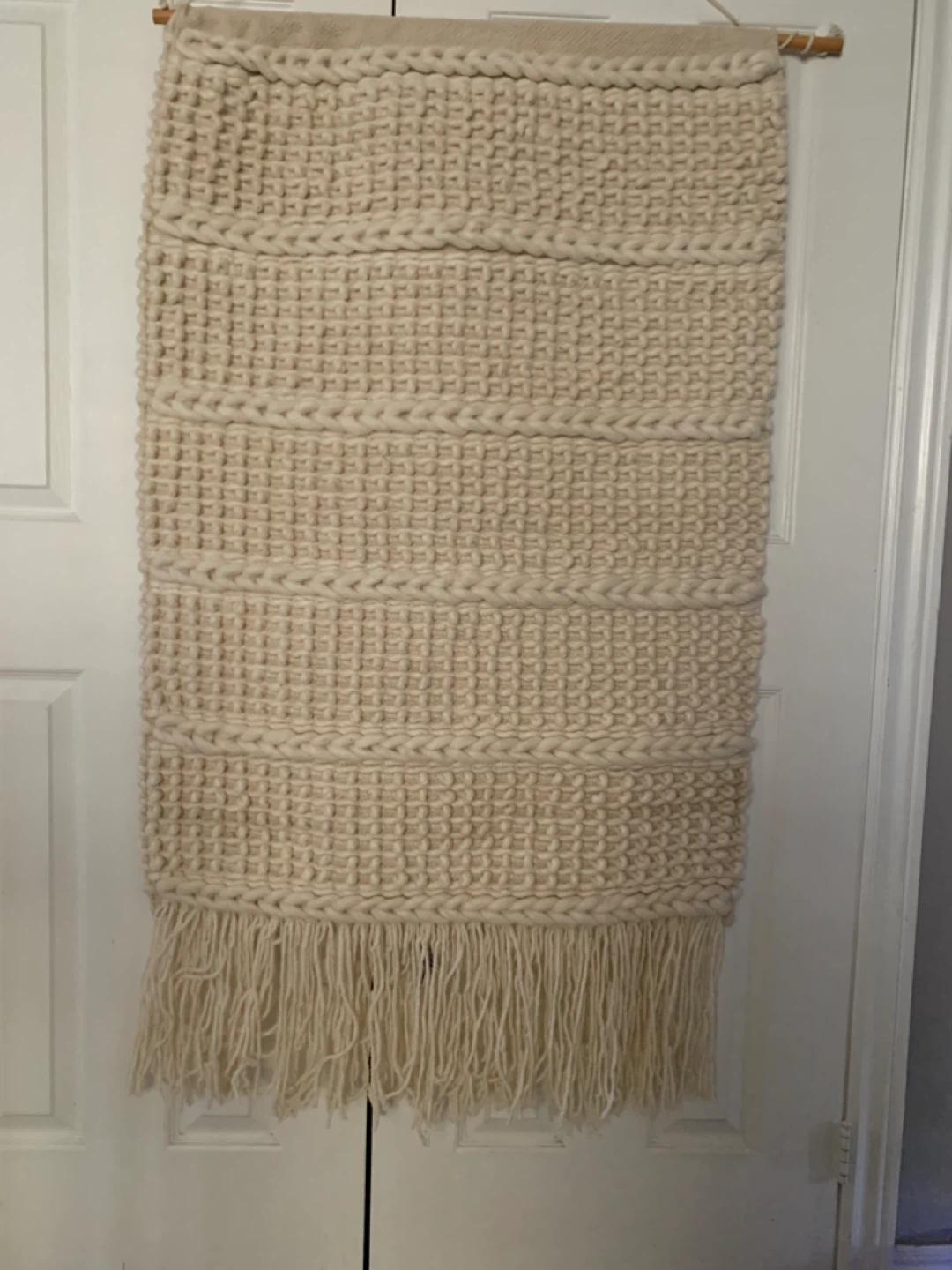 Cream macramé wall hanging with fringe - photo 3