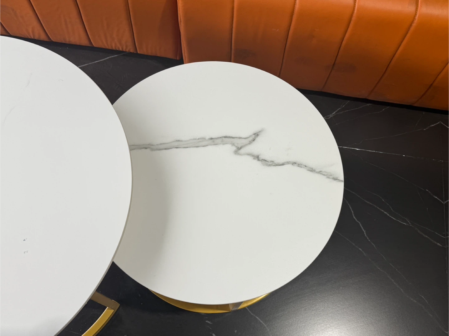 Set of 2 Round Nesting Coffee Tables - photo 3