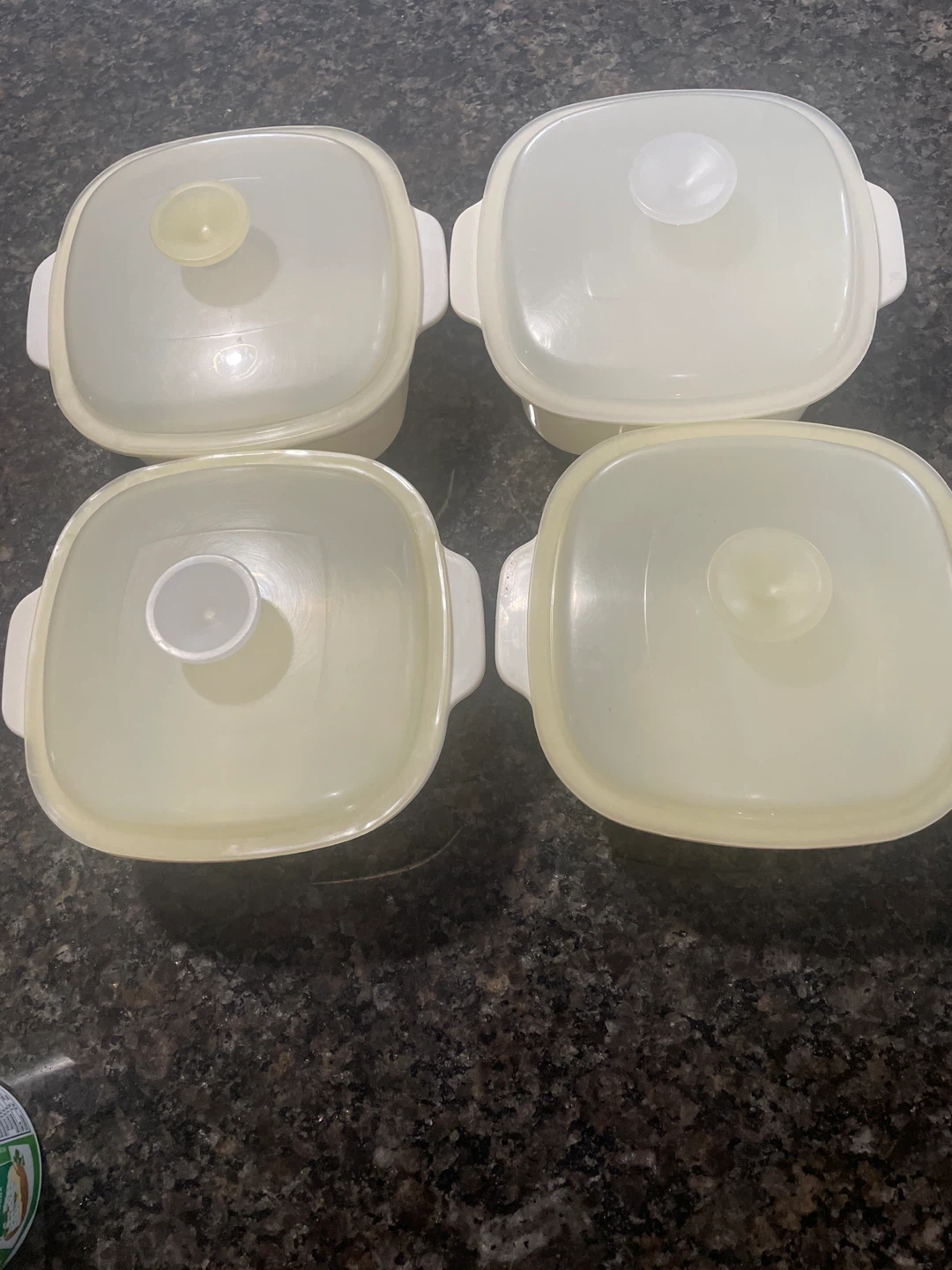 Set of 4 Anchor Hocking Square Casserole Dishes with Lids