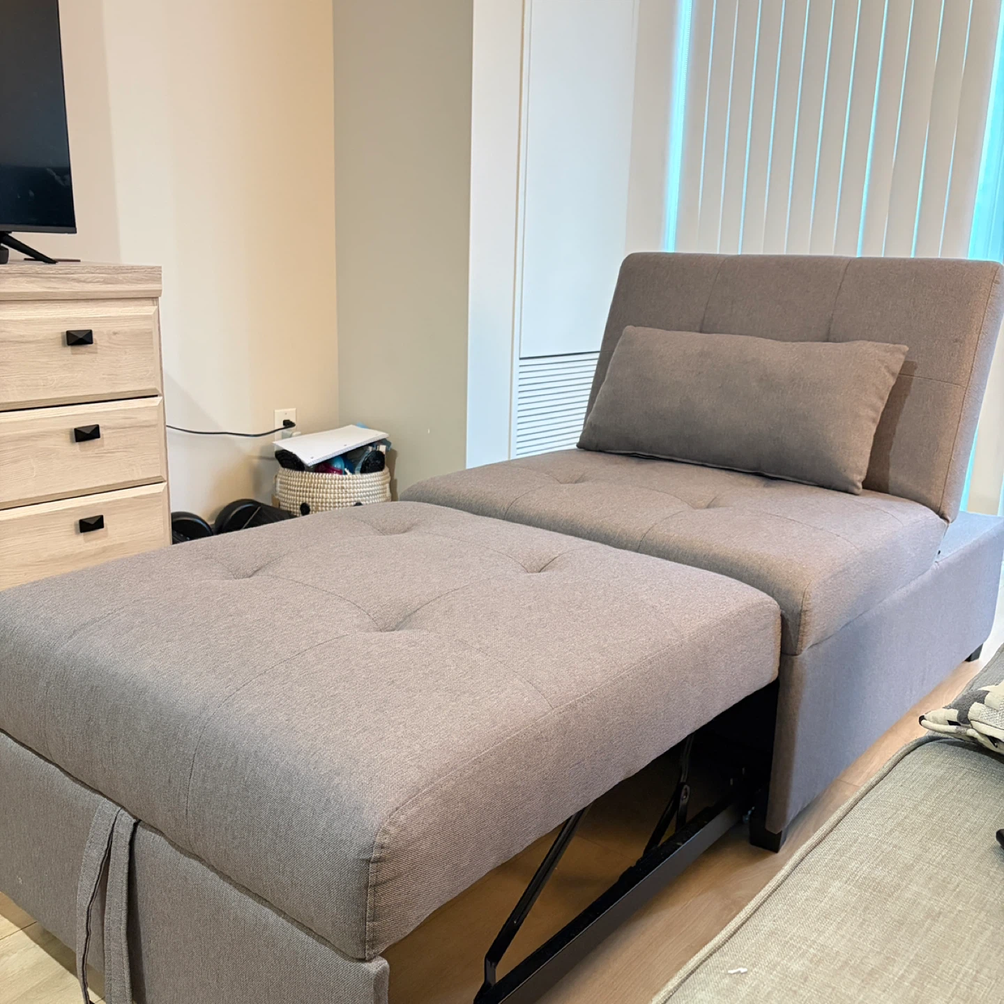 Convertible sleeper chair - photo 2