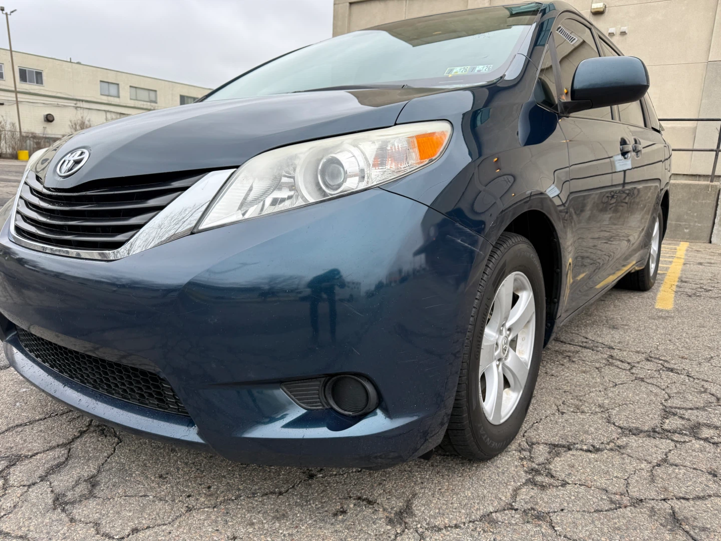 2011 Toyota Sienna LE Minivan