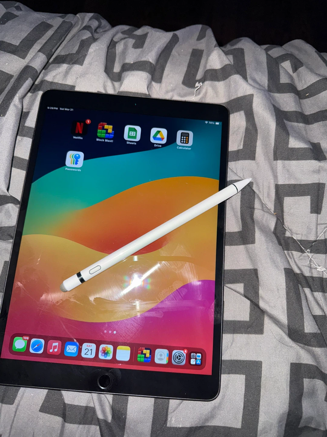 Apple iPad Air 3rd Gen 256GB + Aftermarket Pencil - photo 4