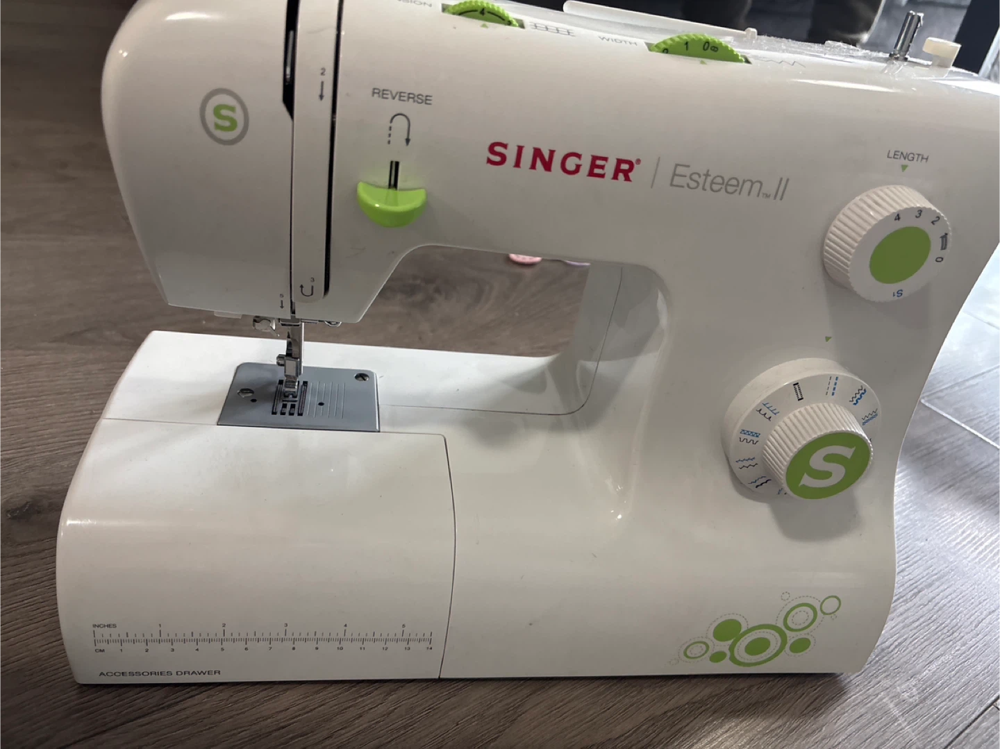 Singer Esteem II machine w/ foot pedal (unknown condition) - photo 4