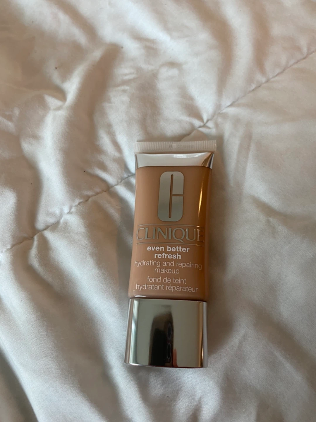 Clinique Even Better Refresh Hydrating and Repairing Makeup