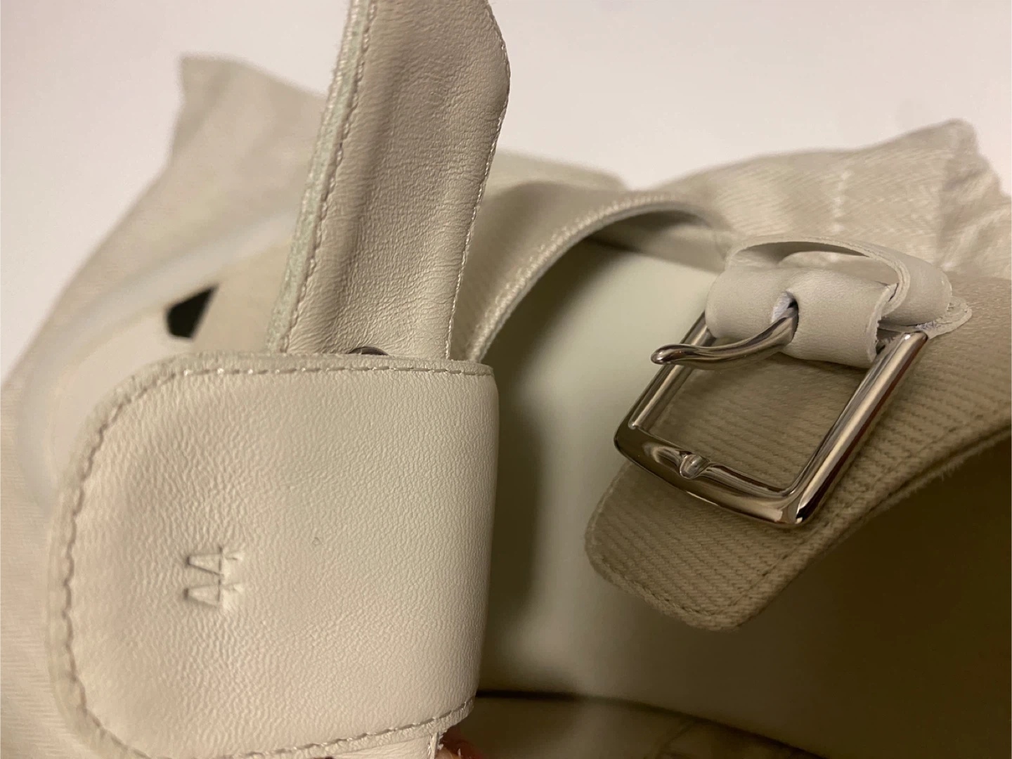 Hermès Paris White Canvas & Leather Gladiator Sandals Size 44 - photo 5