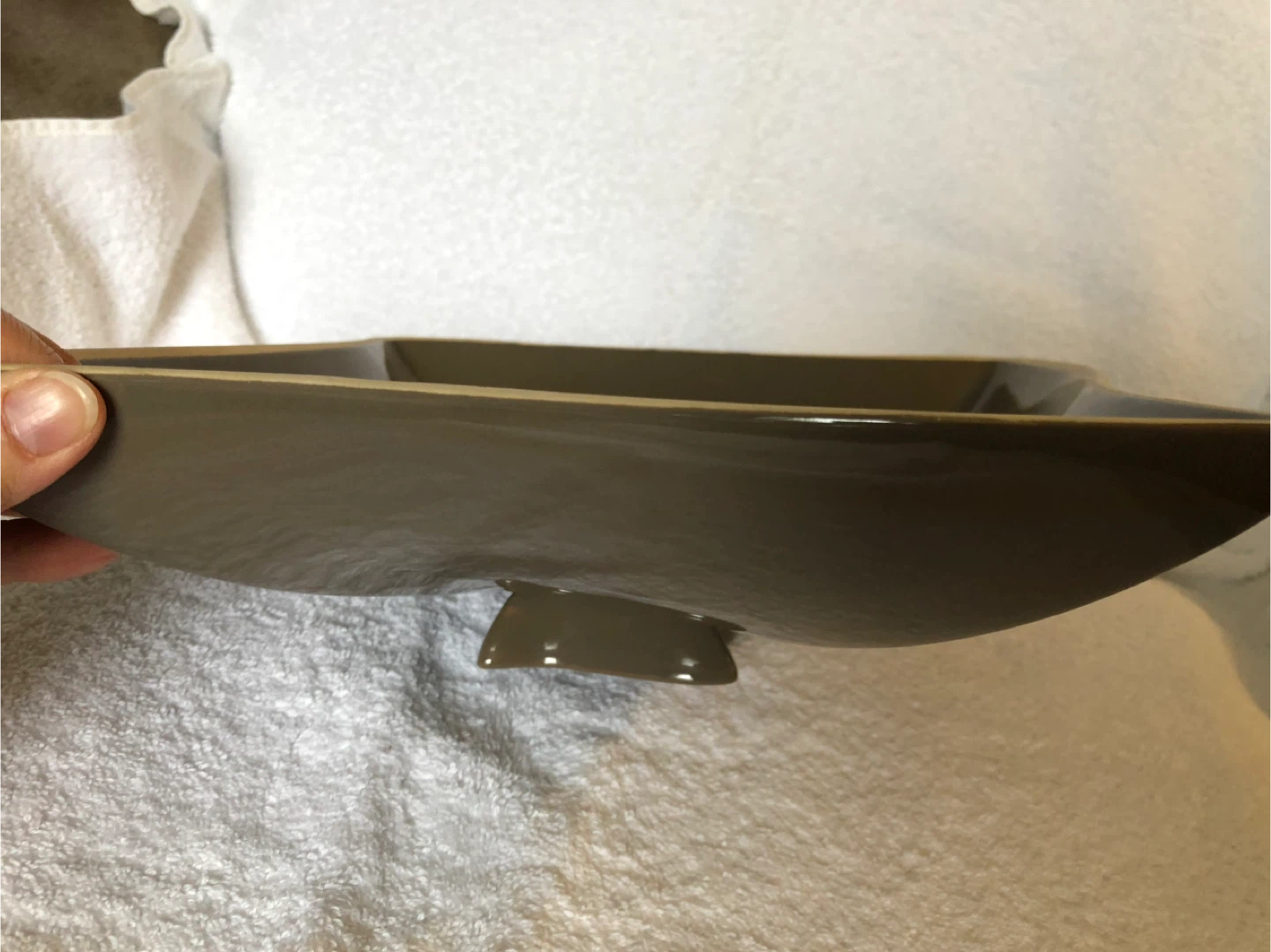 Large Serving / Casserole Dish with Lid, never used - photo 4