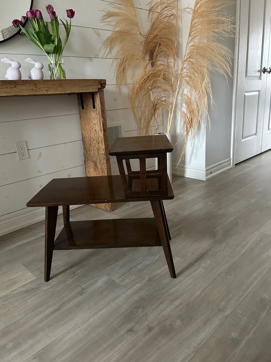 Vintage Two-Tiered End Table - photo 3