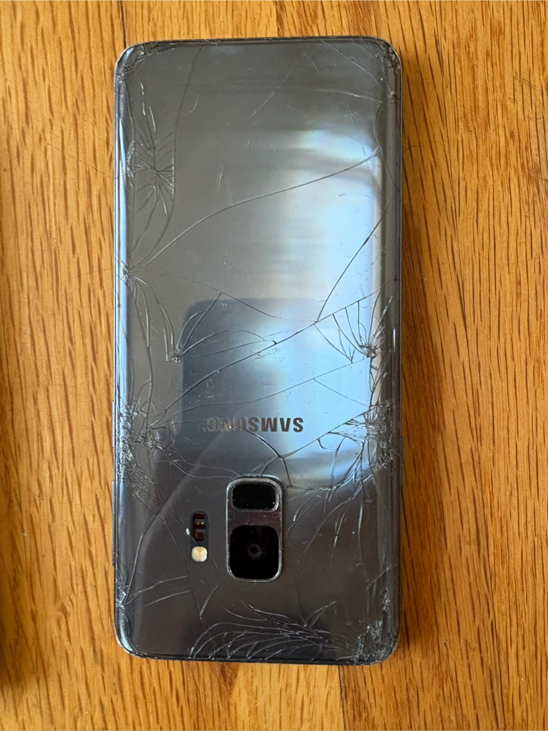 Old Cellphones not good - photo 3