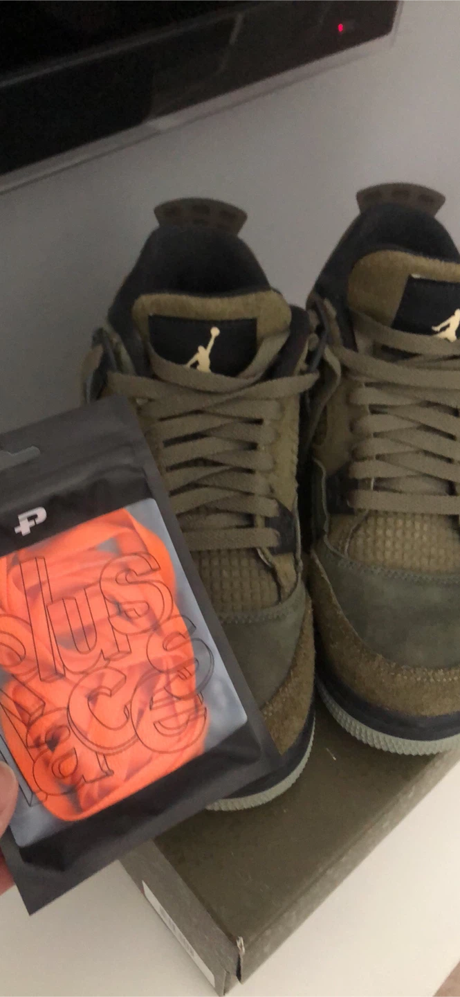 Air Jordan 4 "Undefeated" Olive Green Sneakers - photo 4