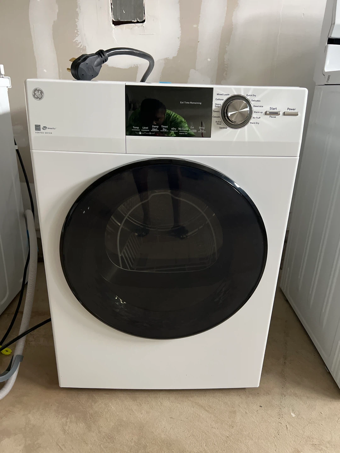 GE Vented Dryer with SensorDry Technology