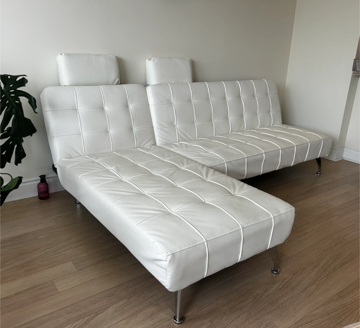 White Sectional Sofa Bed with Chaise