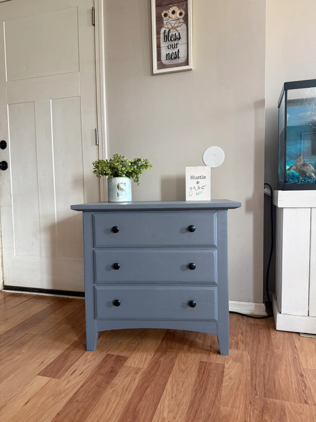 🩶✨Beautiful solid wood nightstand🩶✨