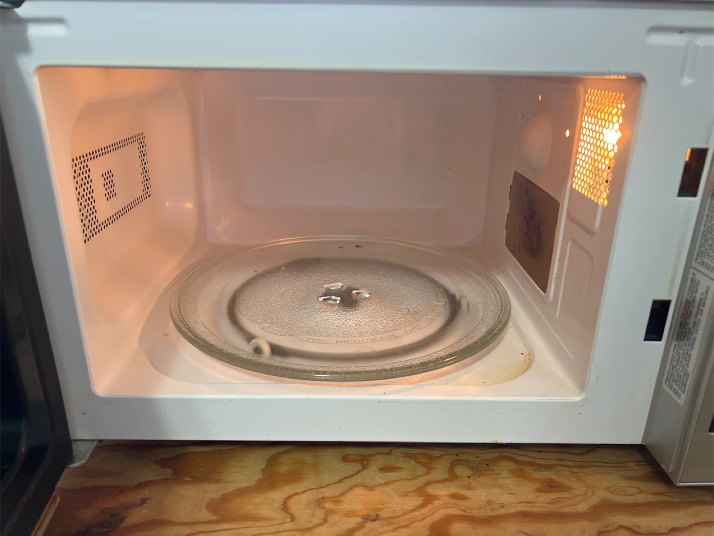 Hamilton Beach Microwave Oven - photo 2