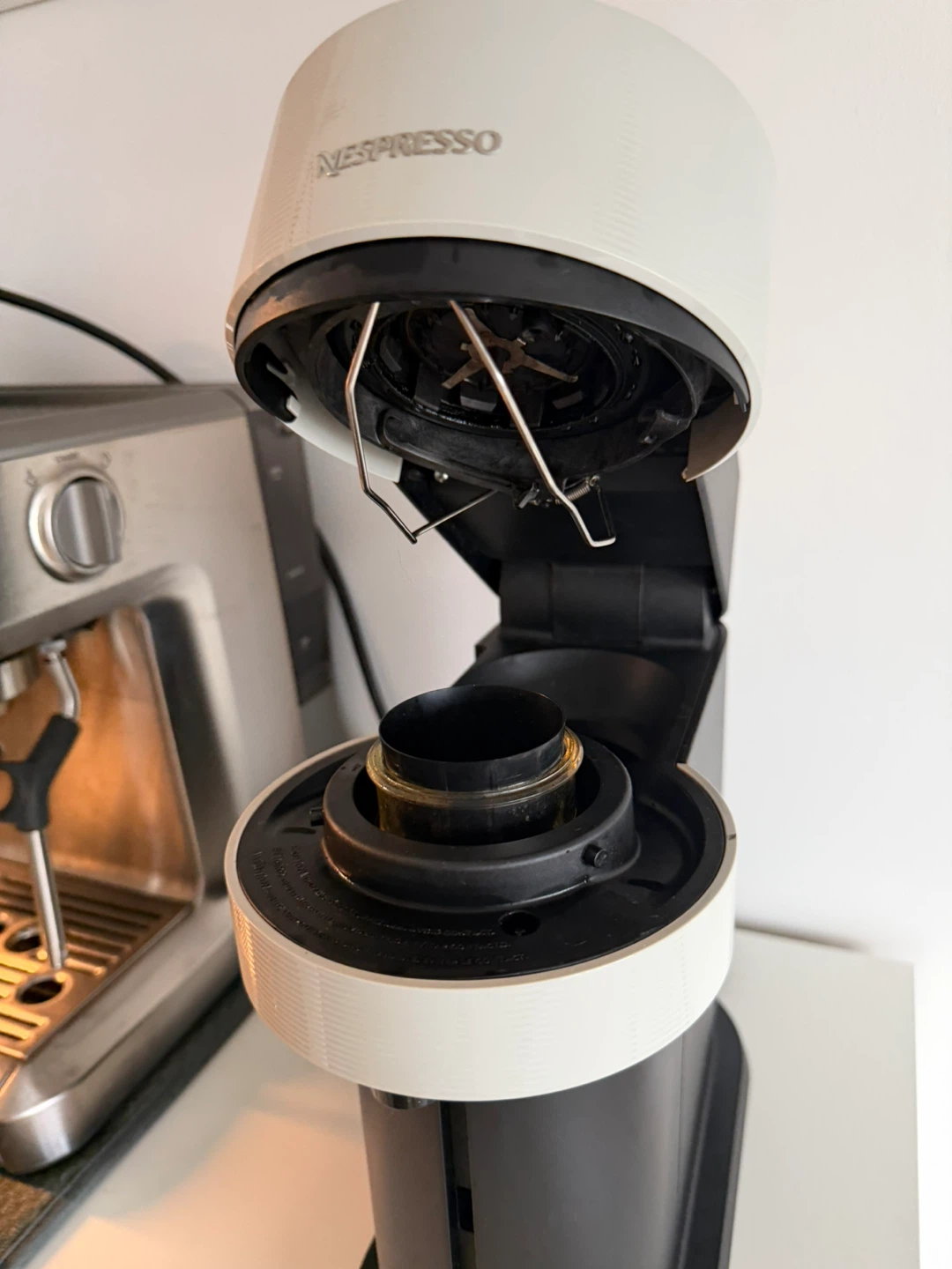 Nespresso Vertuo Coffee Machine - photo 4