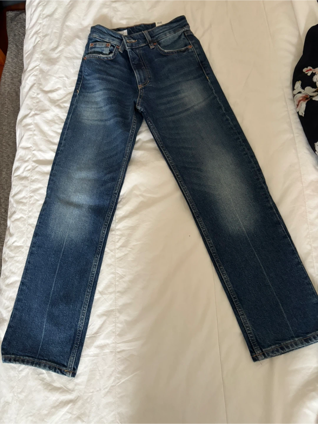 Zara Women's Low-Rise Cropped Straight Slim Fit Jeans Size 32 - photo 2