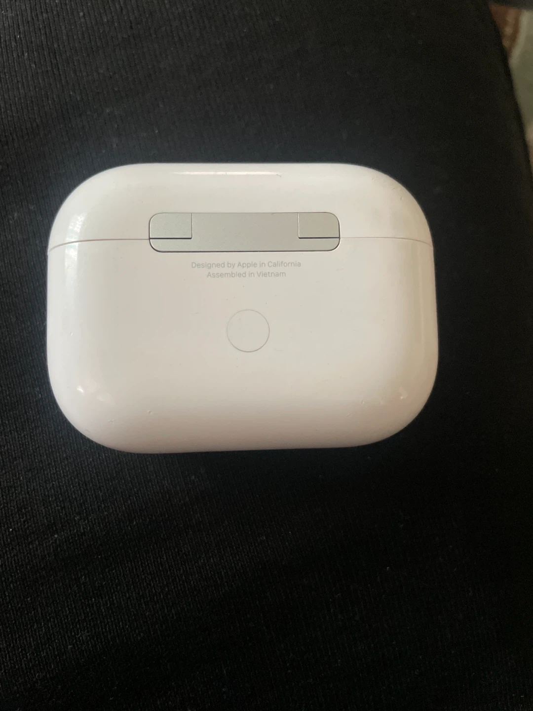 Apple AirPods Pro Charging Case - photo 2