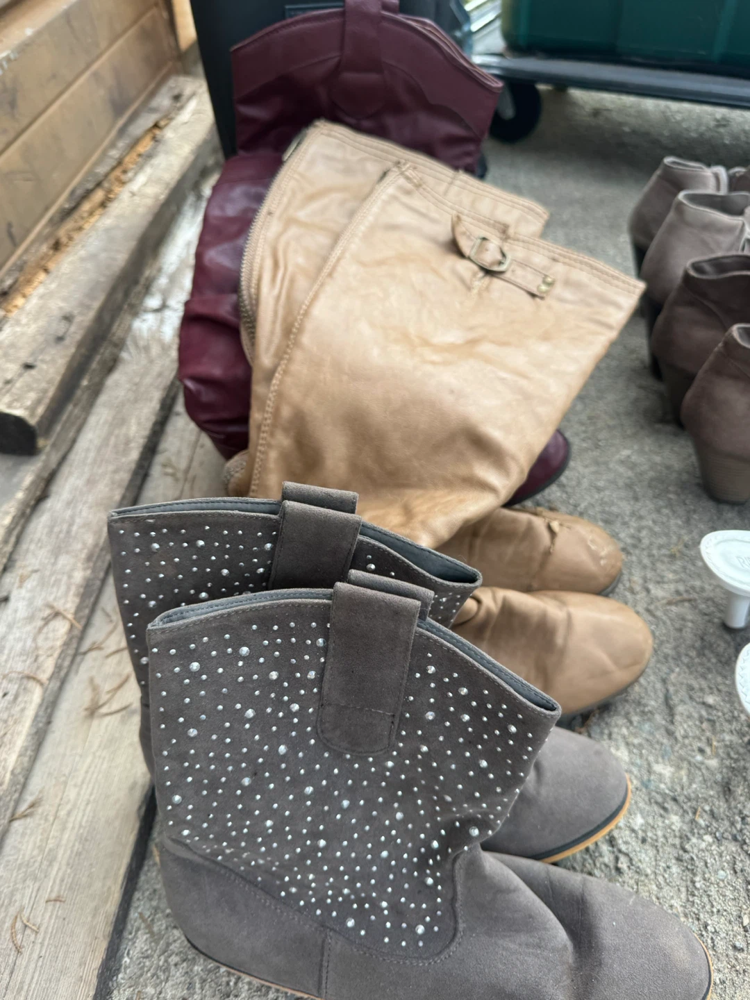 Assorted Boots and Shoes for sale - photo 4