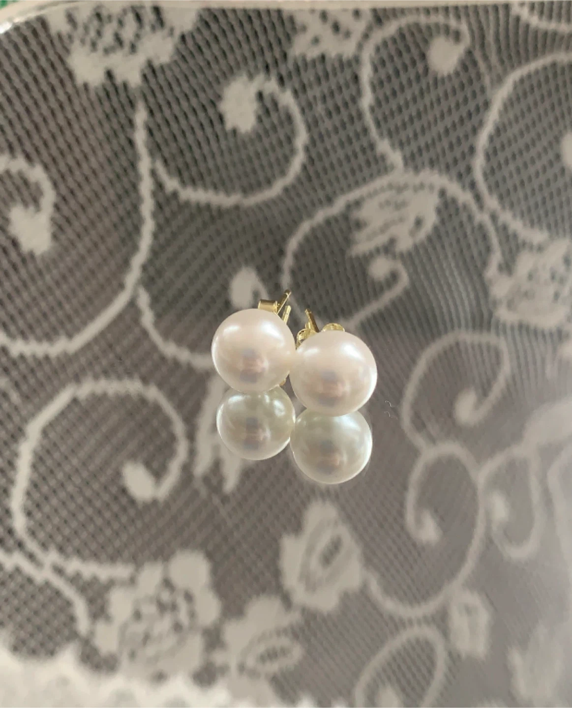 White pearl earrings - photo 2