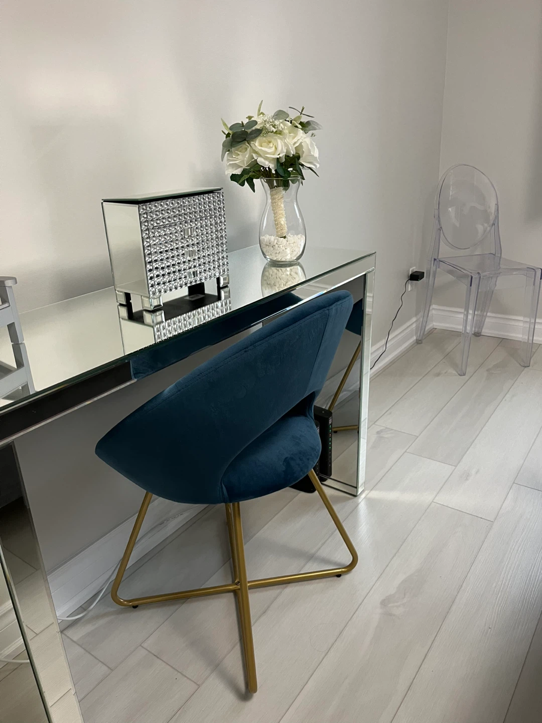 Teal Velvet Accent Chair with Gold Legs - photo 2